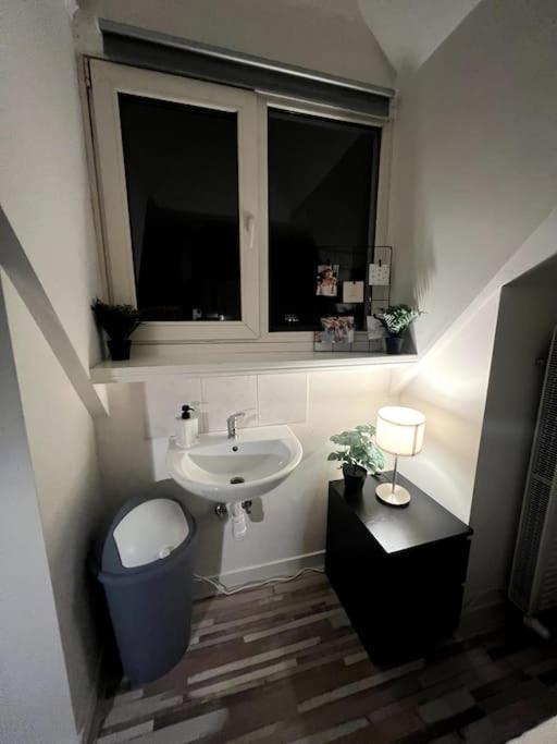Room 404 - Eindhoven - By T&S. Εξωτερικό φωτογραφία