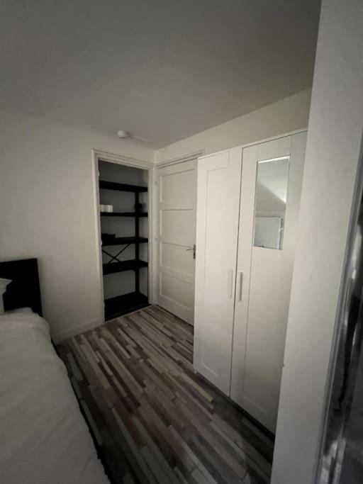 Room 404 - Eindhoven - By T&S. Εξωτερικό φωτογραφία