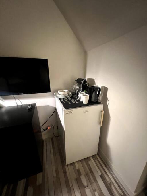 Room 404 - Eindhoven - By T&S. Εξωτερικό φωτογραφία